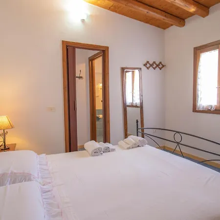 Tatil Evi Cala Uccello Lampedusa